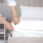 Deep-pocket capacity and strong elastic tension twin fitted bed sheet